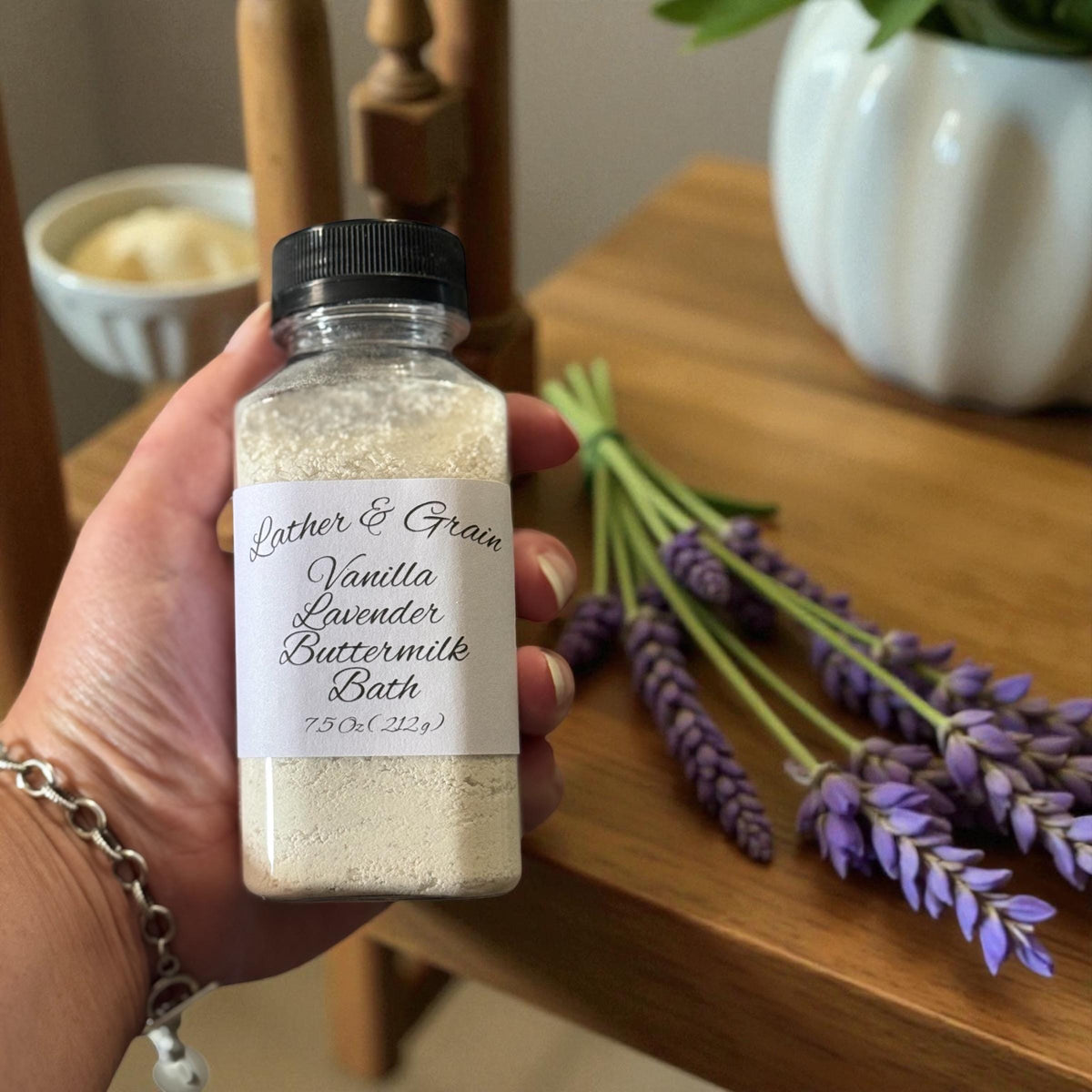 Relaxing Buttermilk Foaming Milk Bath with Colloidal Oats - 4 Scents