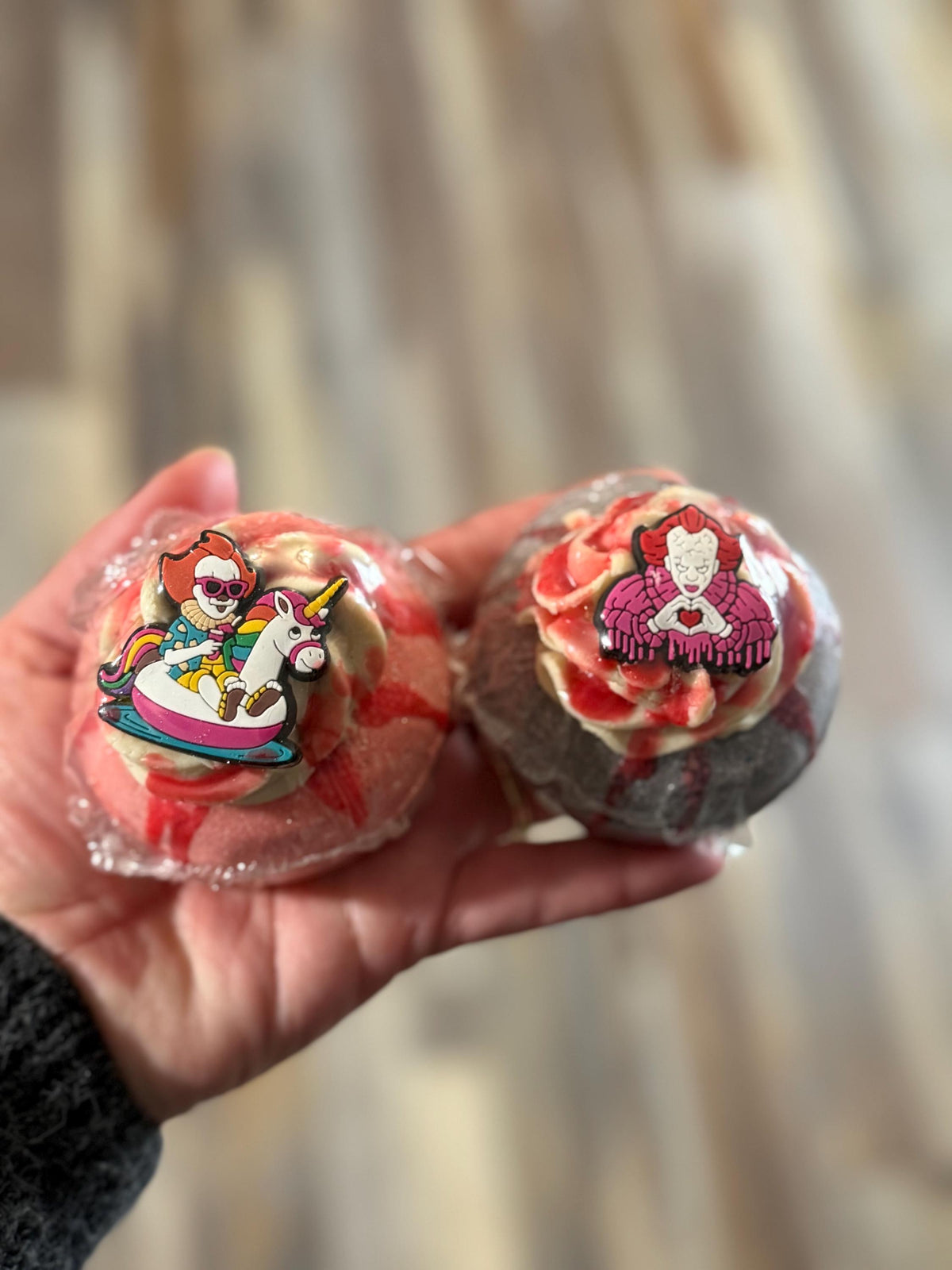 Horror Bath Bomb-  Slasher Themed - Topped with Bubble Frosting and Serial Killer Charm
