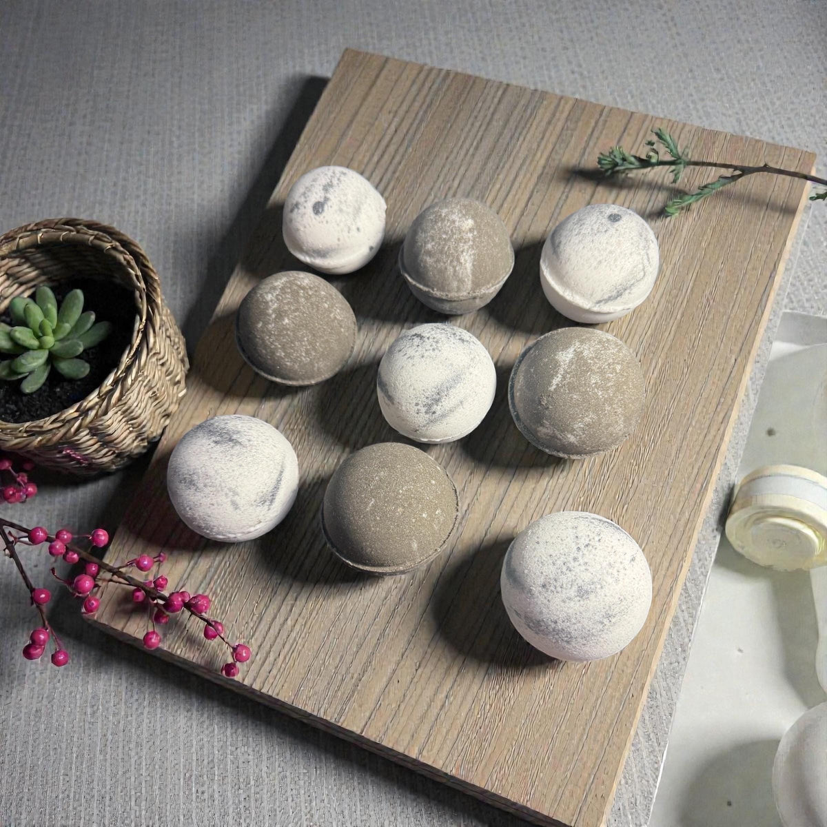 Bath Bomb- Whiskey Oak & Oatmeal Stout with  Colloidal Oatmeal.